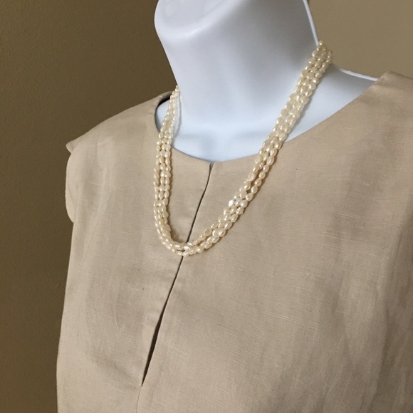 Vintage Jewelry - 14K solid gold 3-strand freshwater pear necklace